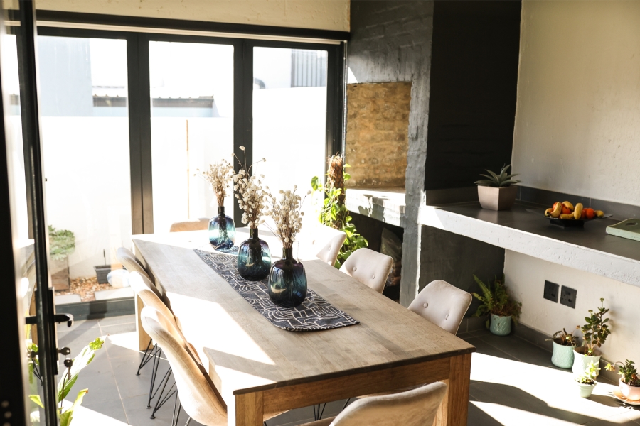 To Let 2 Bedroom Property for Rent in Newinbosch Western Cape